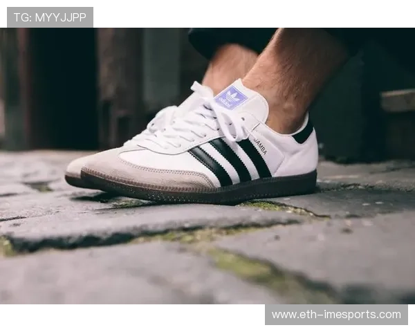 足球明星穿搭潮鞋女款推荐 展现运动与时尚完美结合 足球明星穿搭潮鞋女款推荐 展现运动与时尚完美结合